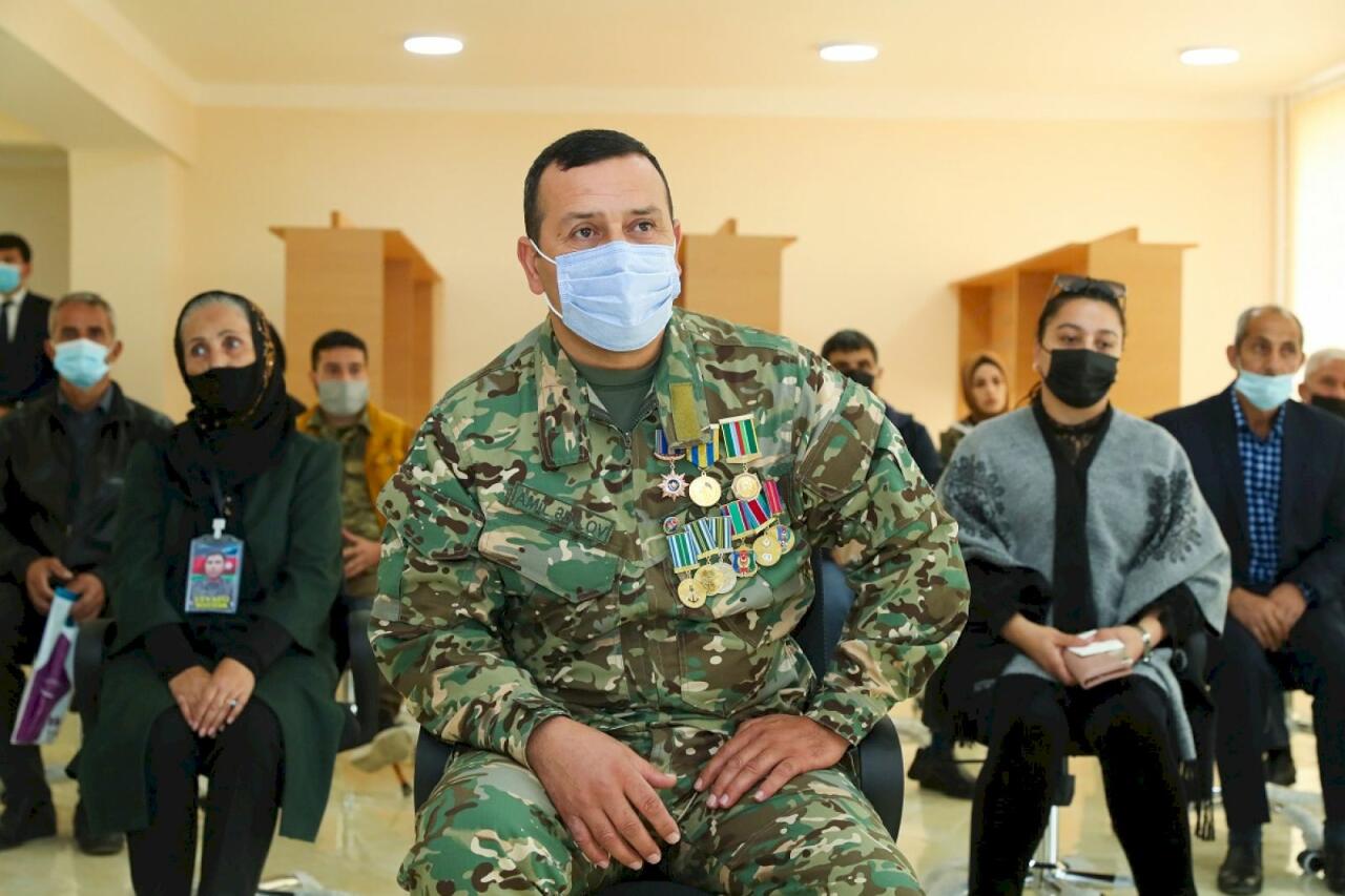 Семьям шехидов и инвалидам войны предоставлено 50 квартир
