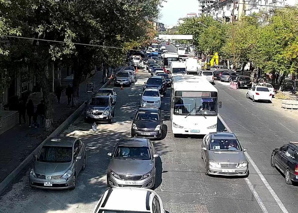 В бакинском туннеле произошла авария, на дорогах возникла плотность