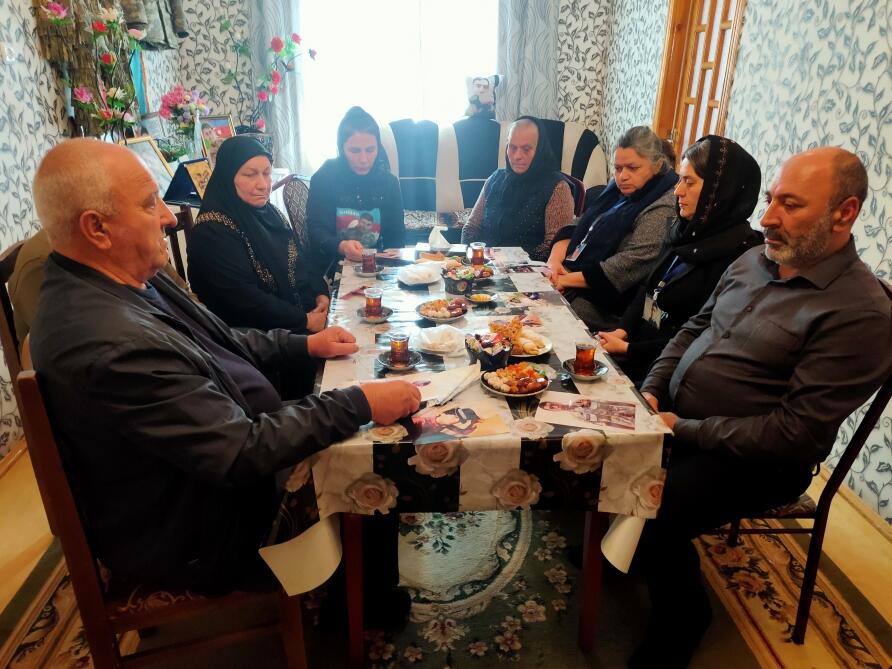 Düşmənin xeyli canlı qüvvəsini və texnikasını məhv edən igid döyüşçü Əlibəy Feyruzlunun xatirəsi anılıb
