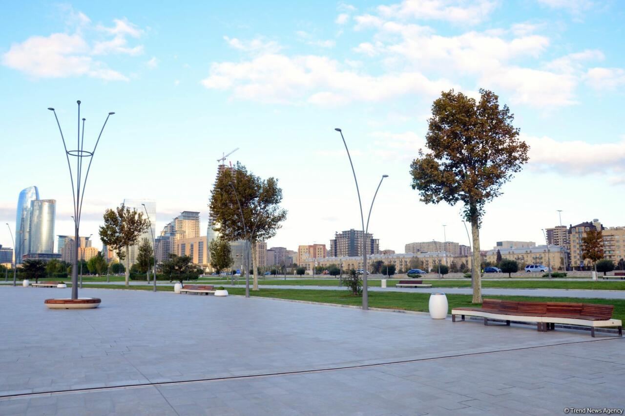 Великолепный бульвар White City в Баку