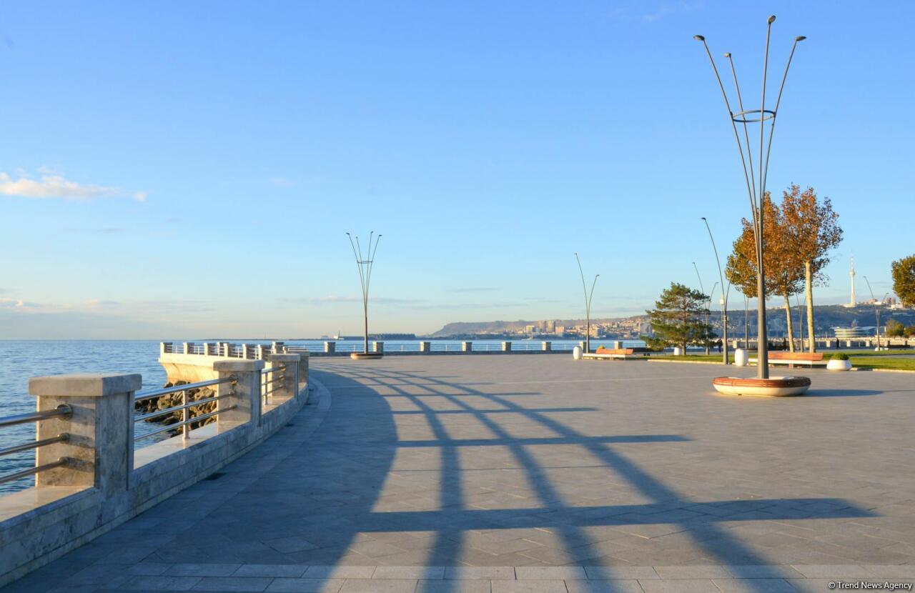 Великолепный бульвар White City в Баку