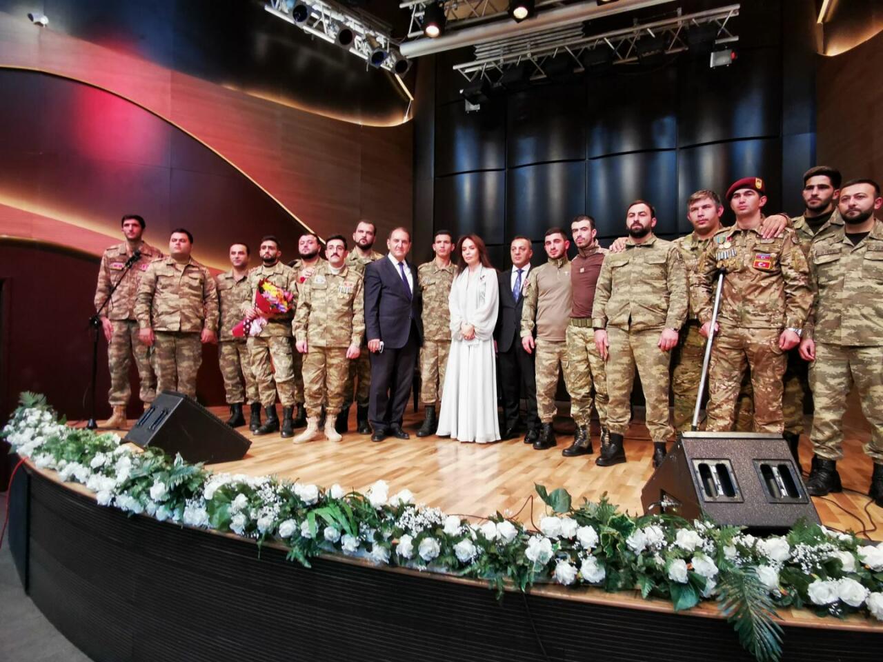 В Международном центре мугама в Баку представлен проект İgidlərin sözü