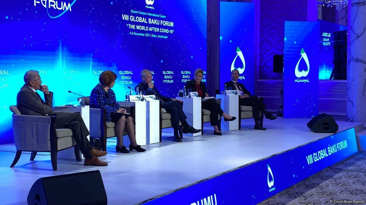 На VIII Глобальном Бакинском форуме обсуждается тема "Будущее ЕС на глобальной арене"