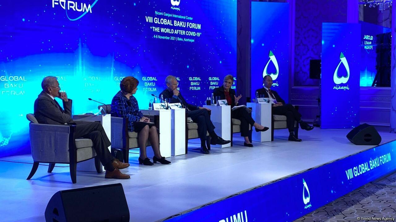 На VIII Глобальном Бакинском форуме обсуждается тема "Будущее ЕС на глобальной арене"