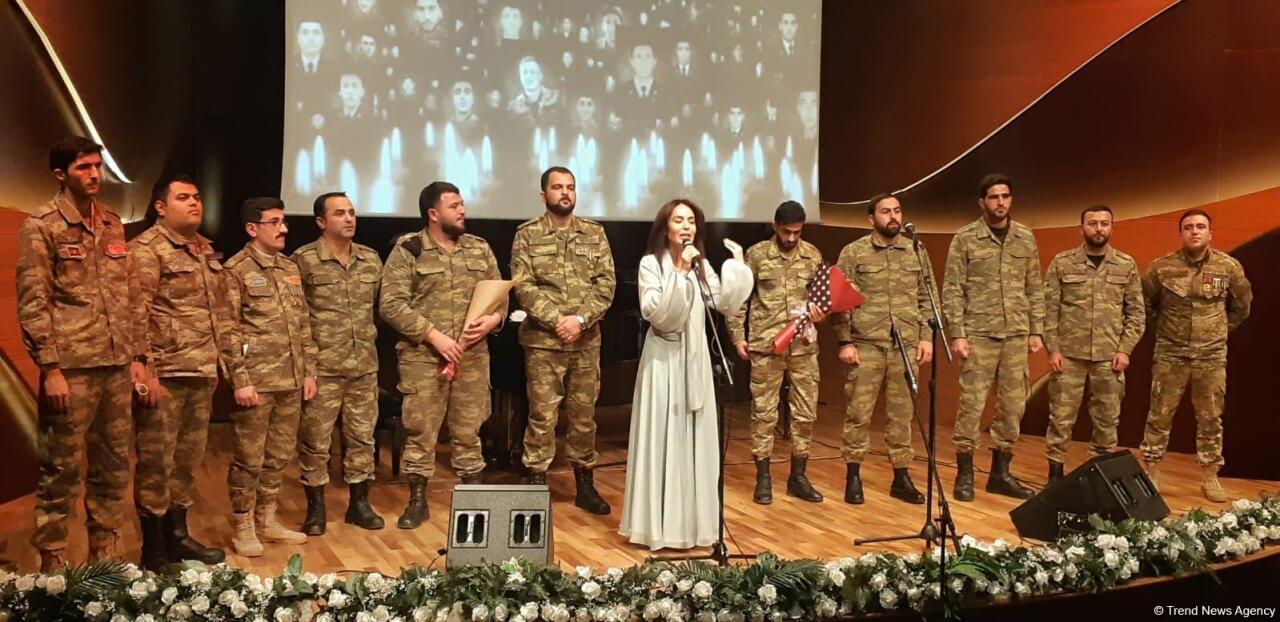 В Международном центре мугама в Баку представлен проект İgidlərin sözü