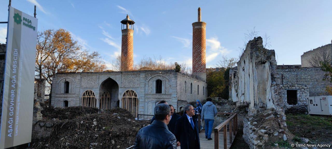 Группа участников VIII Глобального Бакинского форума побывала в мечети Ашагы Говхар Ага в городе Шуша