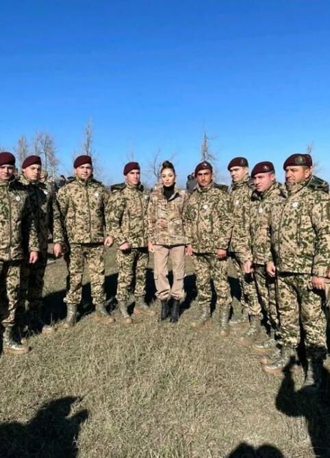 Первый вице-президент Мехрибан Алиева поделилась снимками с солдатами и офицерами ВС Азербайджана на Джыдыр дюзю