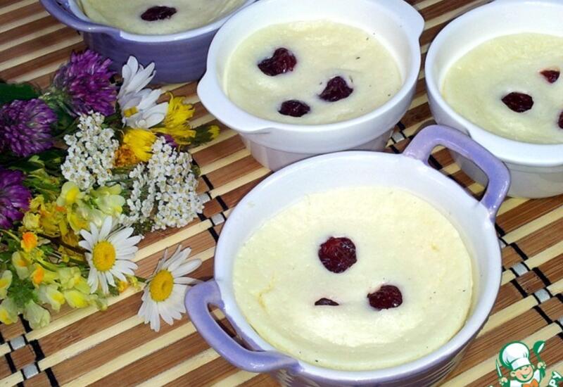 Порционная запеканка с вишней в микроволновке