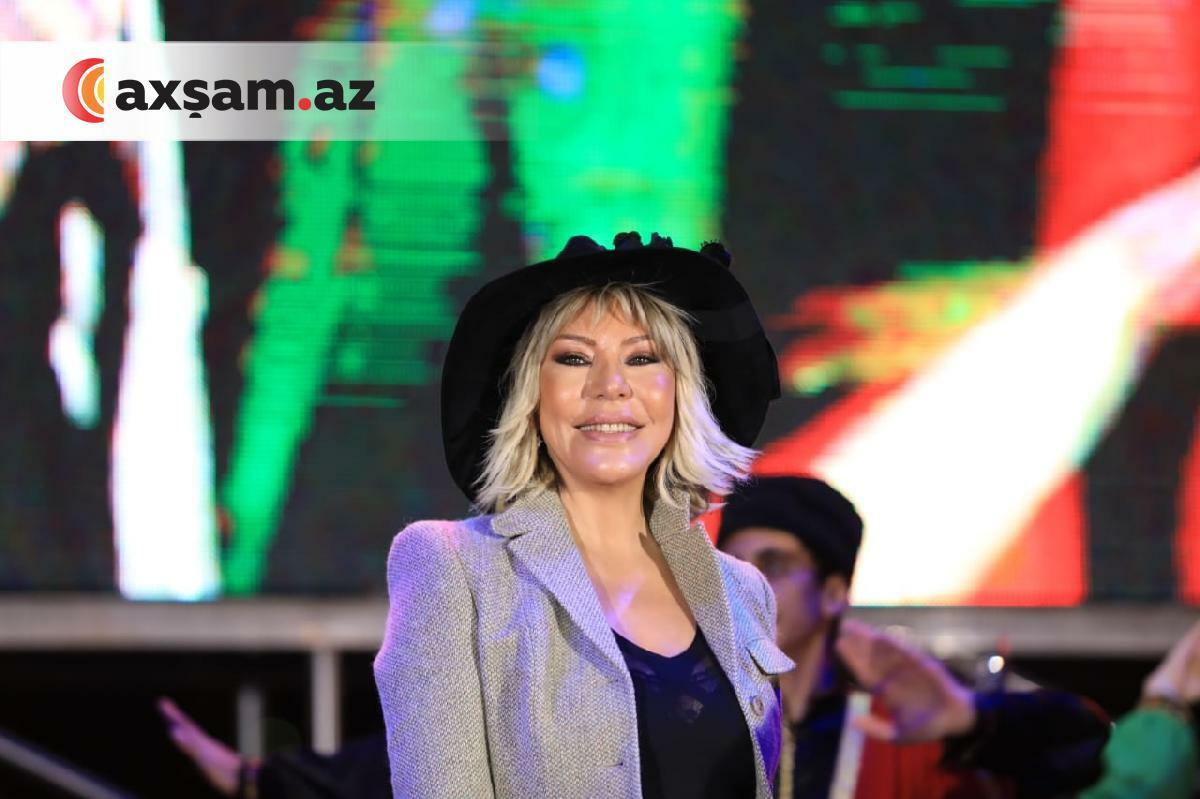 Bulvarda Zəfər Günü üçün səhnəyə çıxdılar