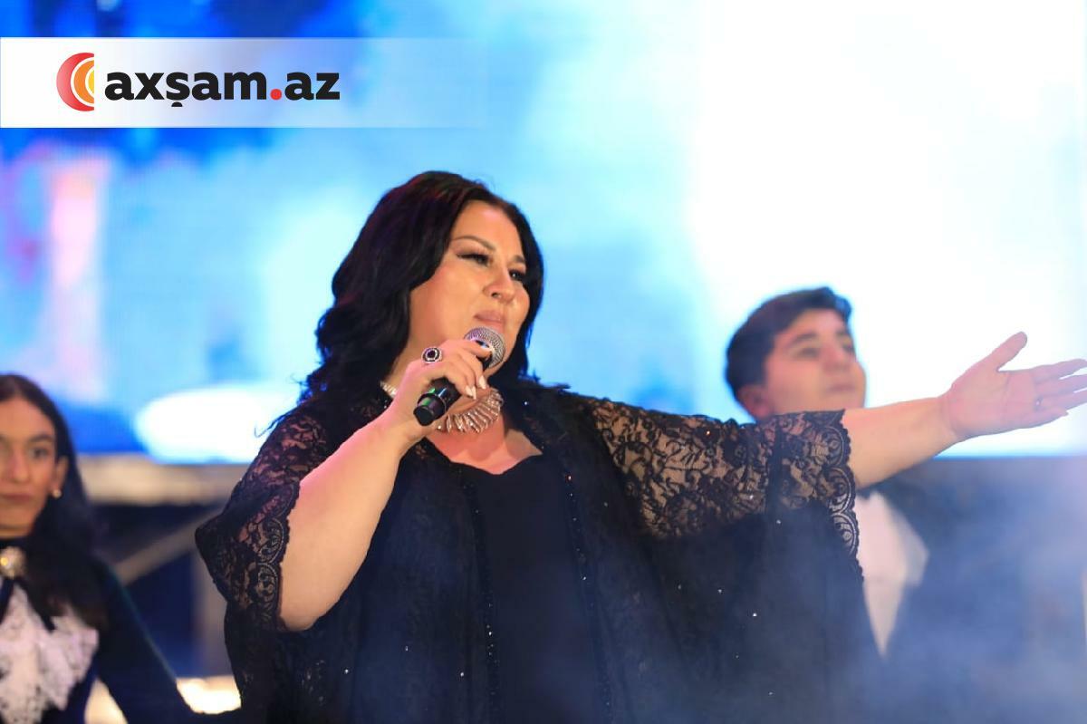 Bulvarda Zəfər Günü üçün səhnəyə çıxdılar