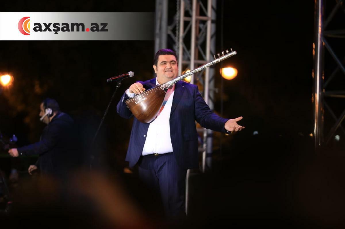 Bulvarda Zəfər Günü üçün səhnəyə çıxdılar