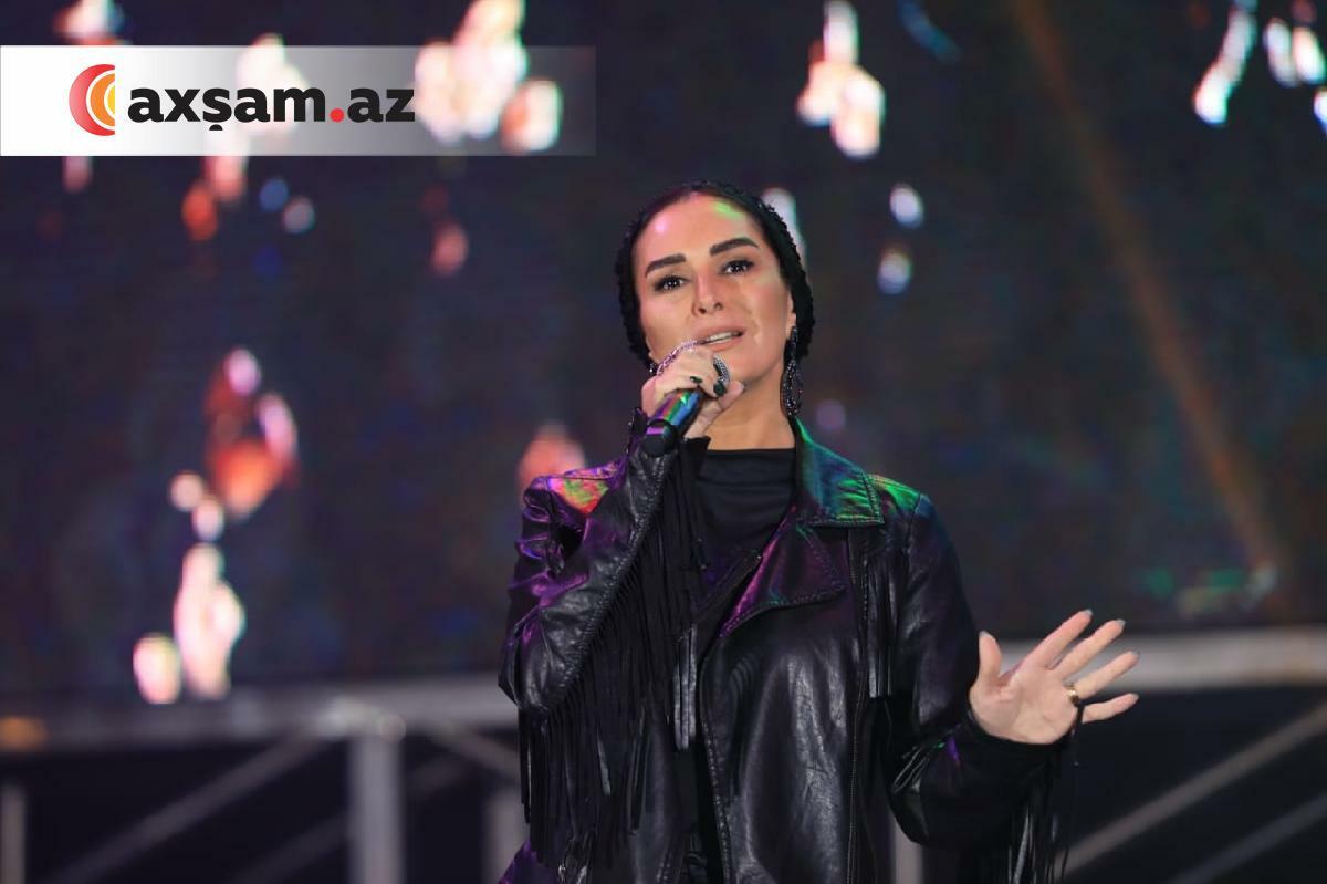 Bulvarda Zəfər Günü üçün səhnəyə çıxdılar
