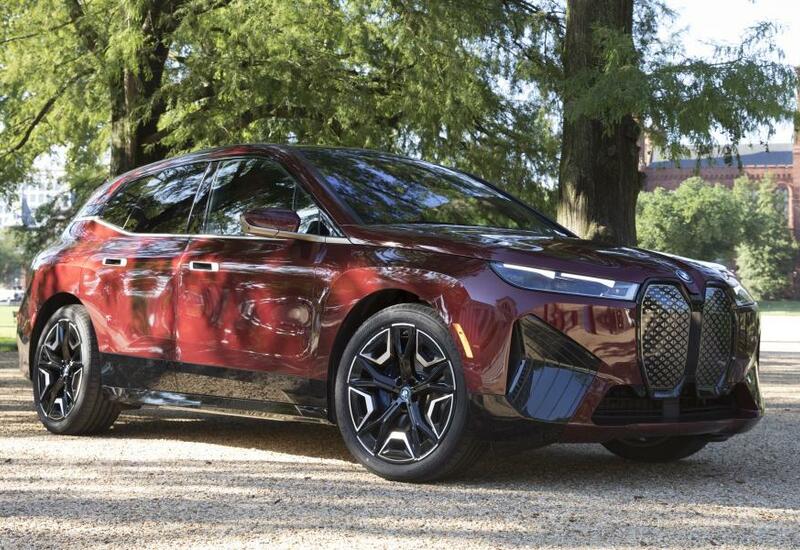 Электрокары BMW будут заряжать необычным способом