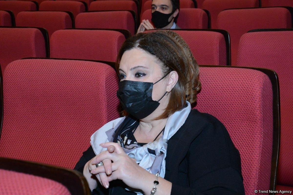 В Баку состоялся показ спектакля "Трагедия в Наргине"