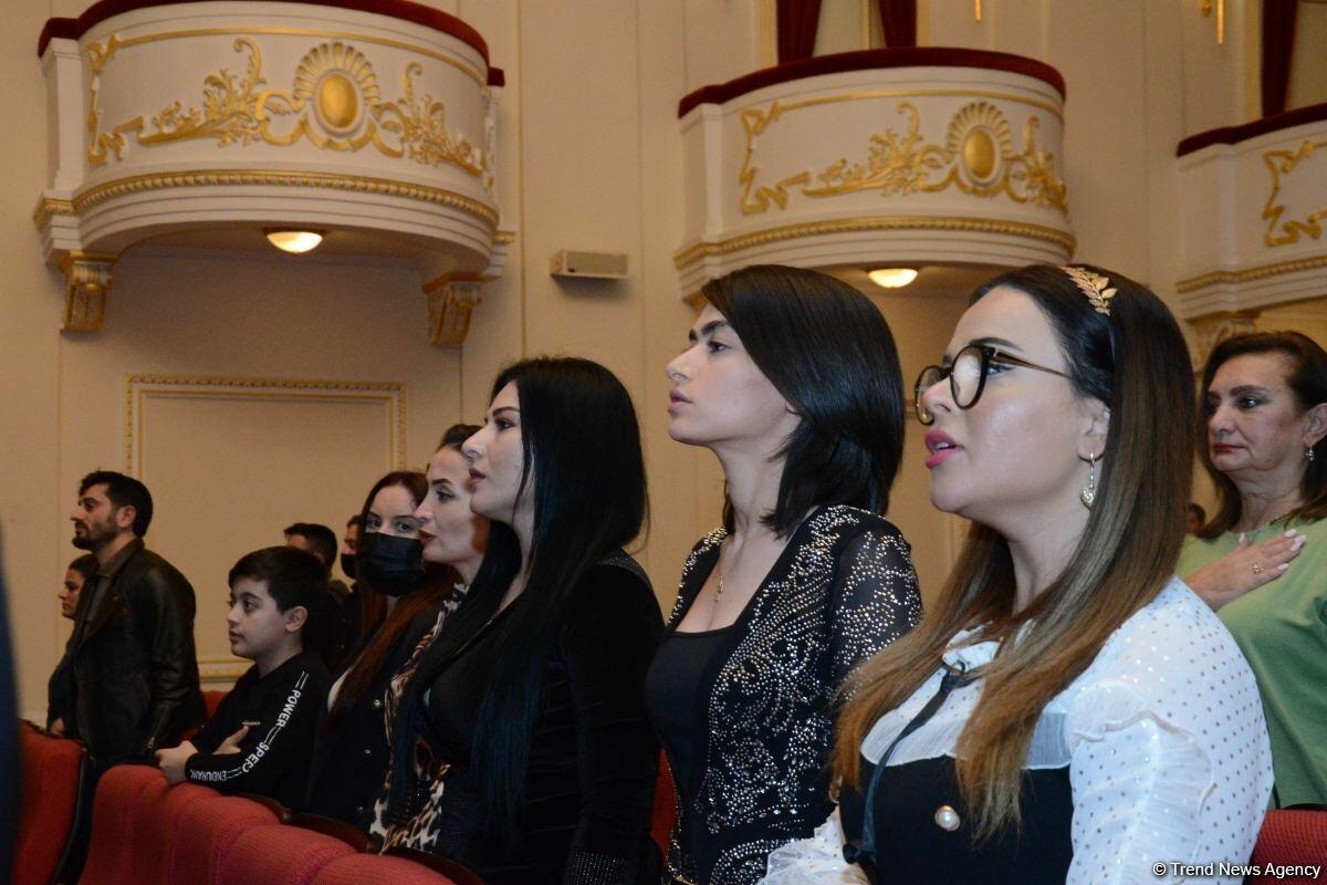 В Баку состоялся показ спектакля "Трагедия в Наргине"