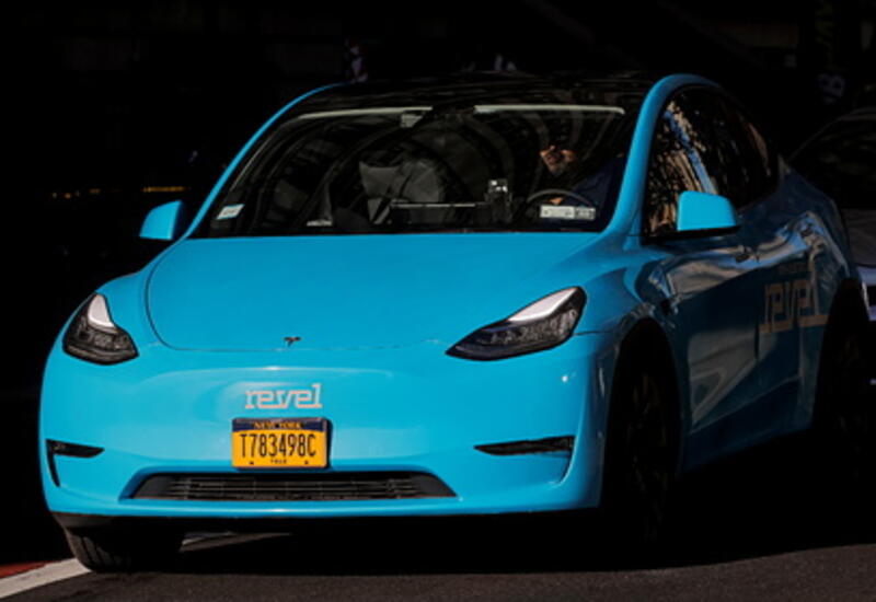 Автомобили Tesla остались без USB-портов