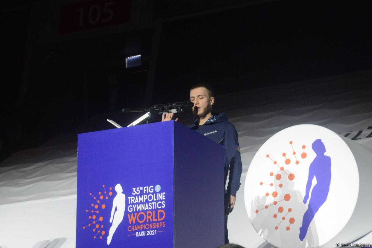 В Баку состоялась торжественная церемония открытия 35-го чемпионата мира по прыжкам на батуте