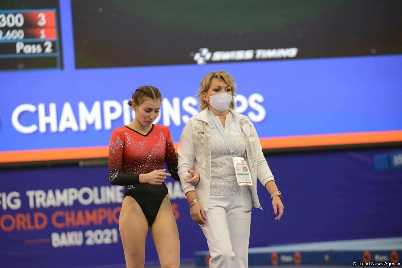 В Баку стартовал первый день соревнований 35-го чемпионата мира по прыжкам на батуте