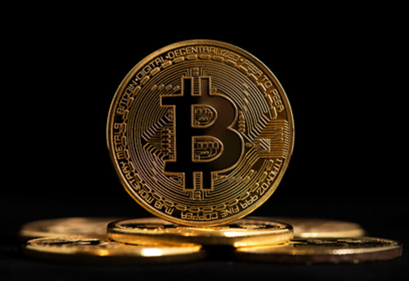 Курс биткоина рекордно упал