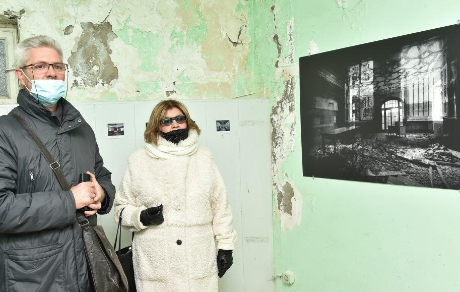 В старинной бане Гасым бека проходит Международная выставка современного искусства Şərq irsi