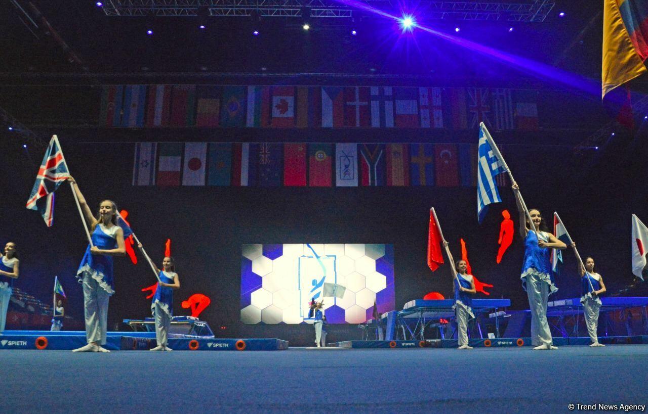 В Баку состоялась торжественная церемония закрытия 35-го чемпионата мира по прыжкам на батуте и тамблингу