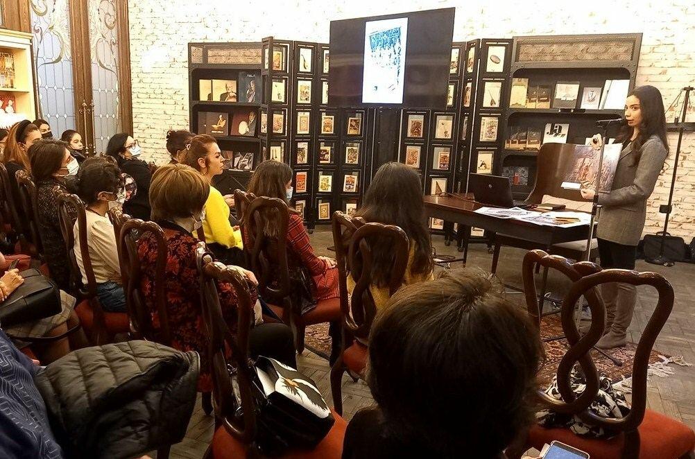 В Баку представлены уникальные произведения московского коллекционера