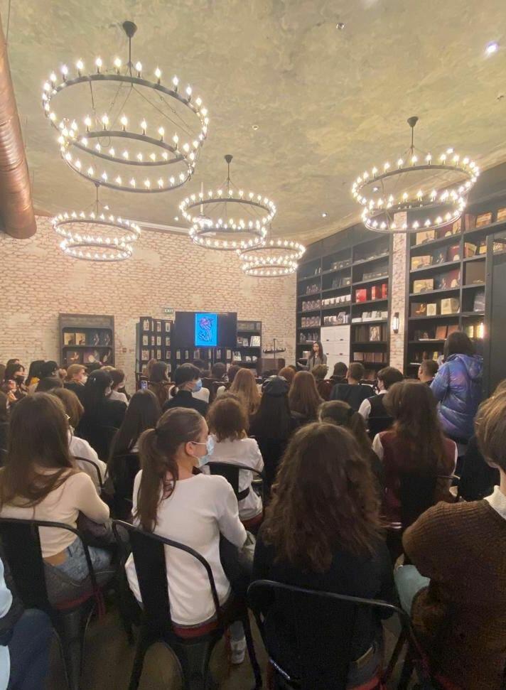 В Баку представлены уникальные произведения московского коллекционера