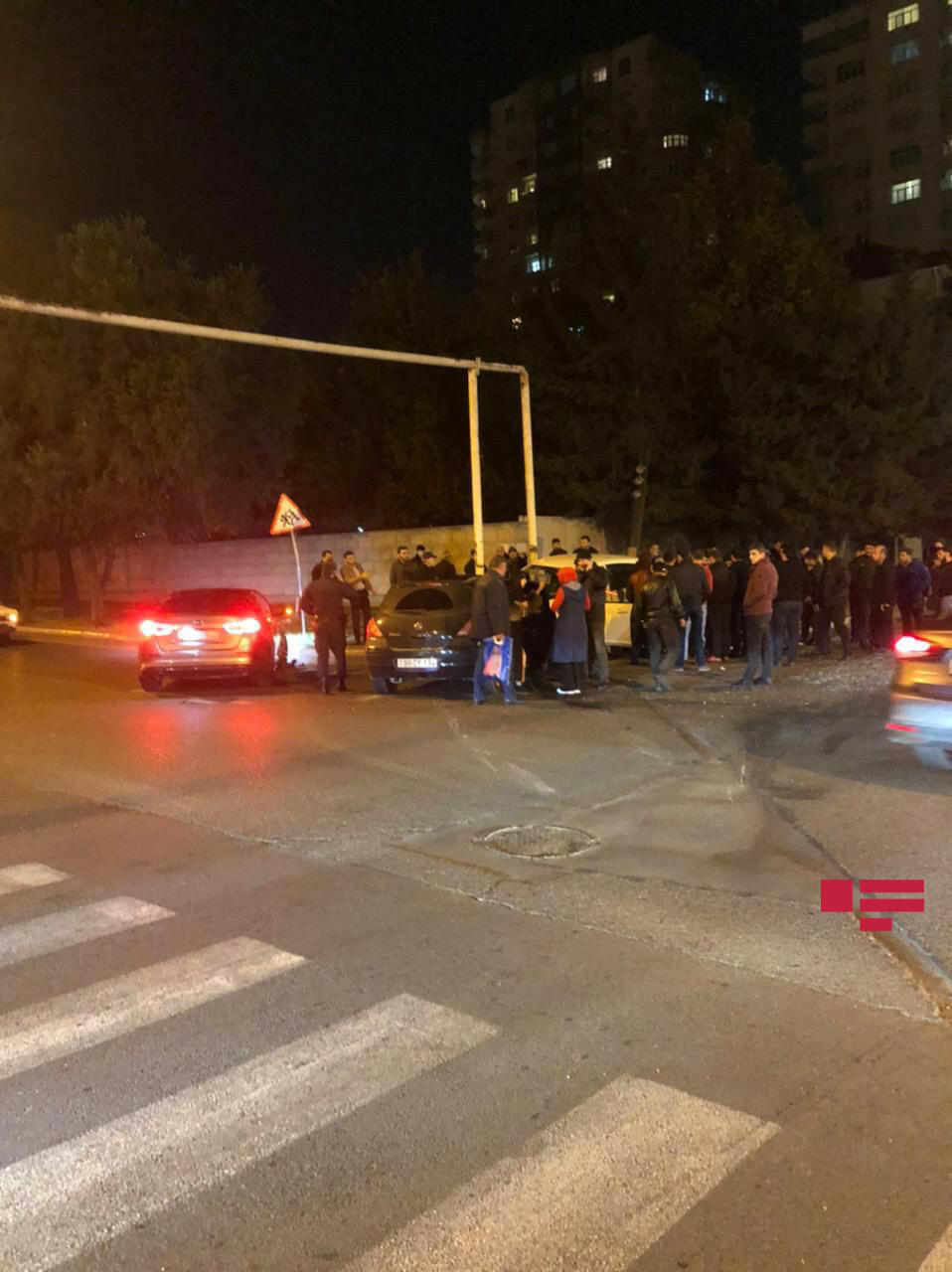 В Баку две женщины устроили аварию