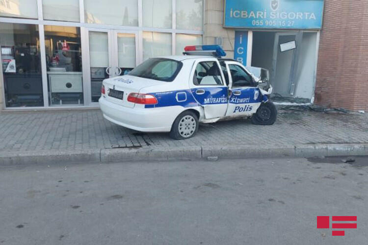 В Гяндже полицейский автомобиль попал в ДТП - есть погибший