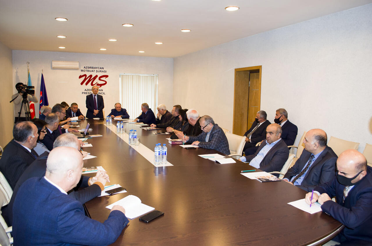 Azərbaycan Mətbuat Şurası və Azərbaycan Yazıçılar Birliyi “Azərbaycan dilindən düzgün istifadə: