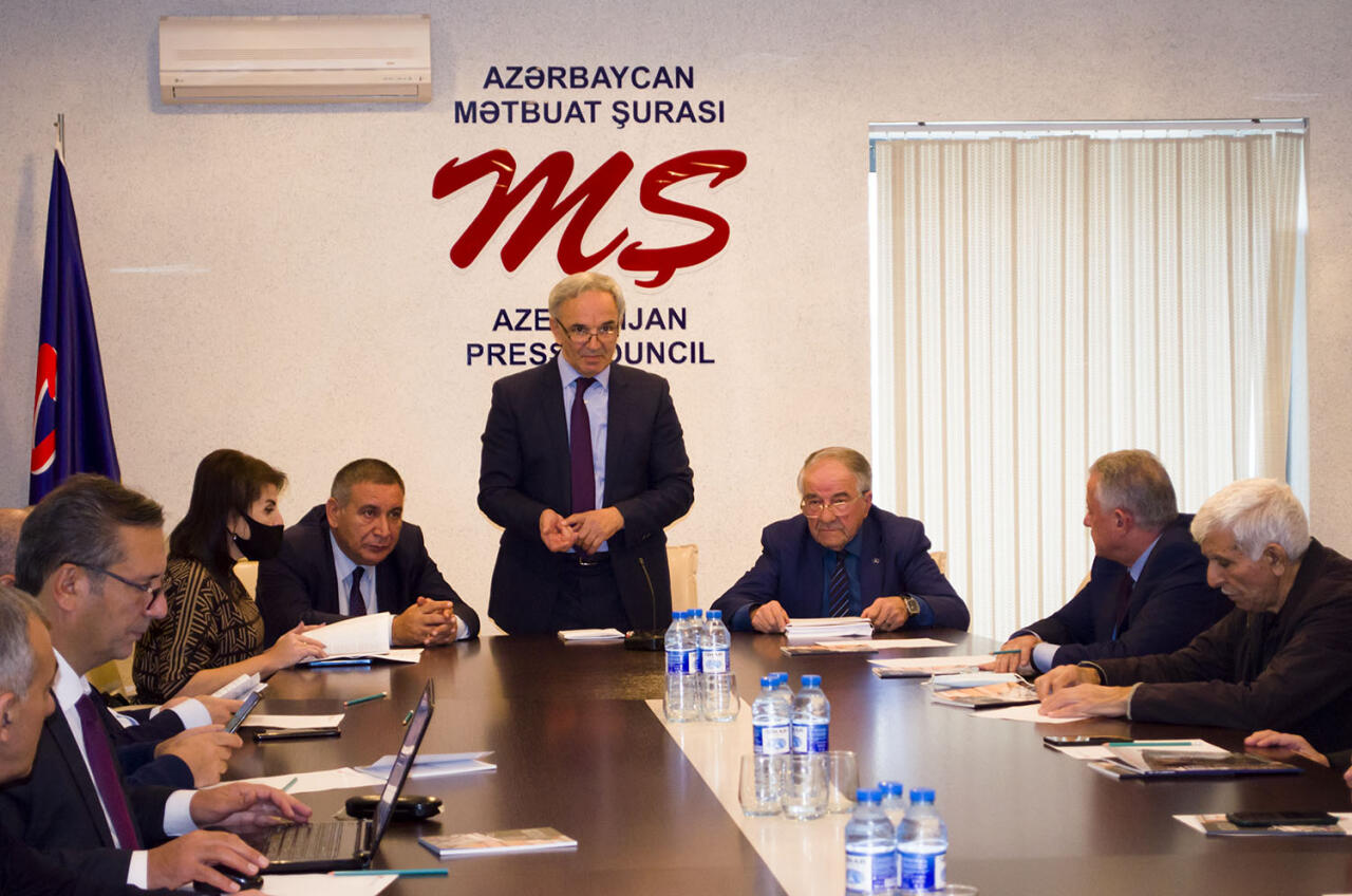 Azərbaycan Mətbuat Şurası və Azərbaycan Yazıçılar Birliyi “Azərbaycan dilindən düzgün istifadə: