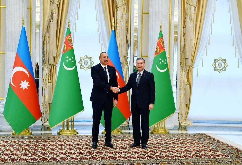 Президент Ильхам Алиев прибыл с визитом в Туркменистан