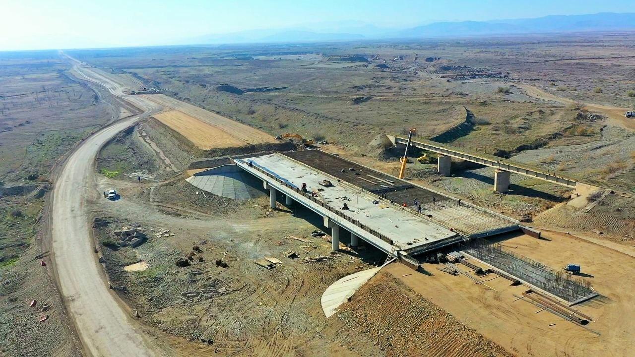 Продолжается строительство дороги Барда-Агдам