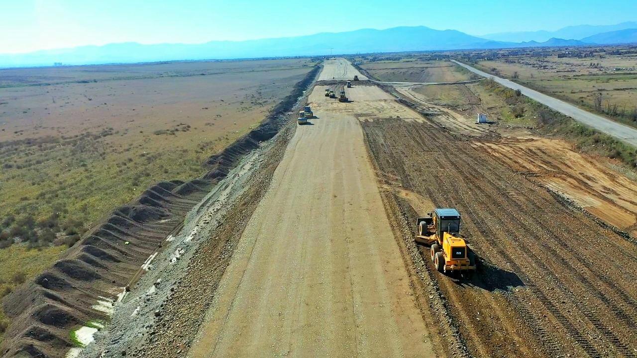 Продолжается строительство дороги Барда-Агдам