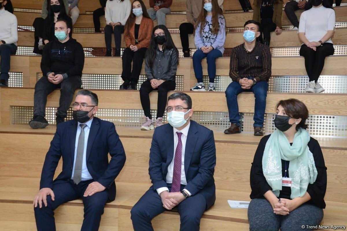 MEDİA и Университет ADA проводят семинары для молодых журналистов