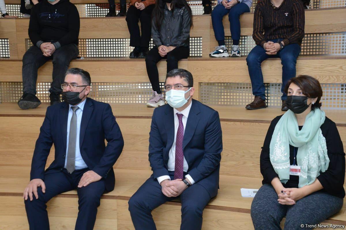 MEDİA и Университет ADA проводят семинары для молодых журналистов