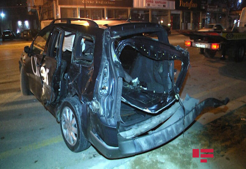 В Баку столкнулись четыре автомобиля, есть пострадавший