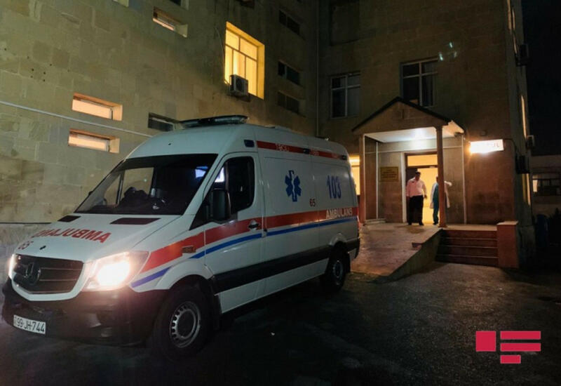 В Баку автомобиль сбил пожилую женщину