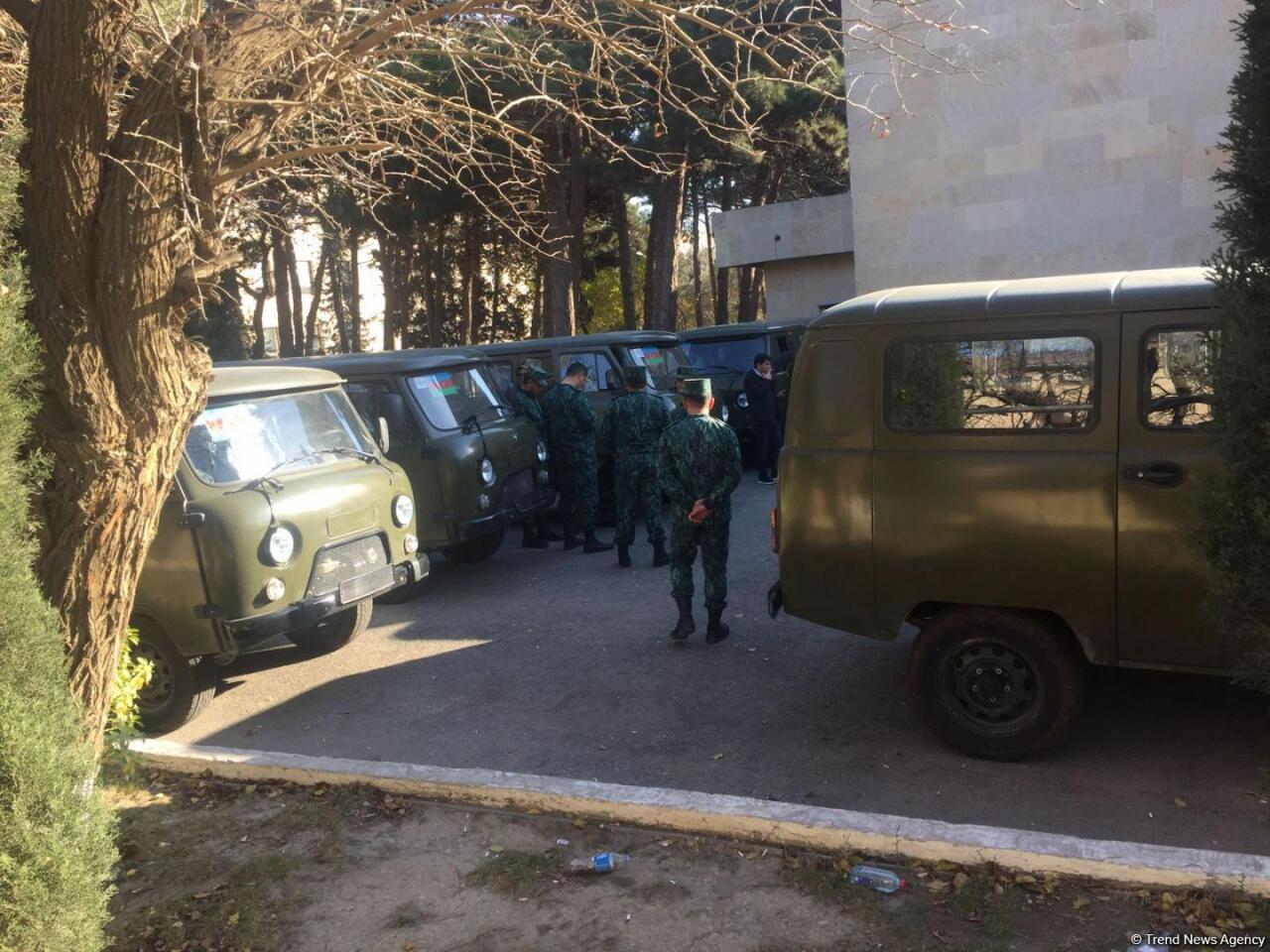 Тела погибших в крушении военного вертолета Госпогранслужбы Азербайджана вывезены на церемонию прощания