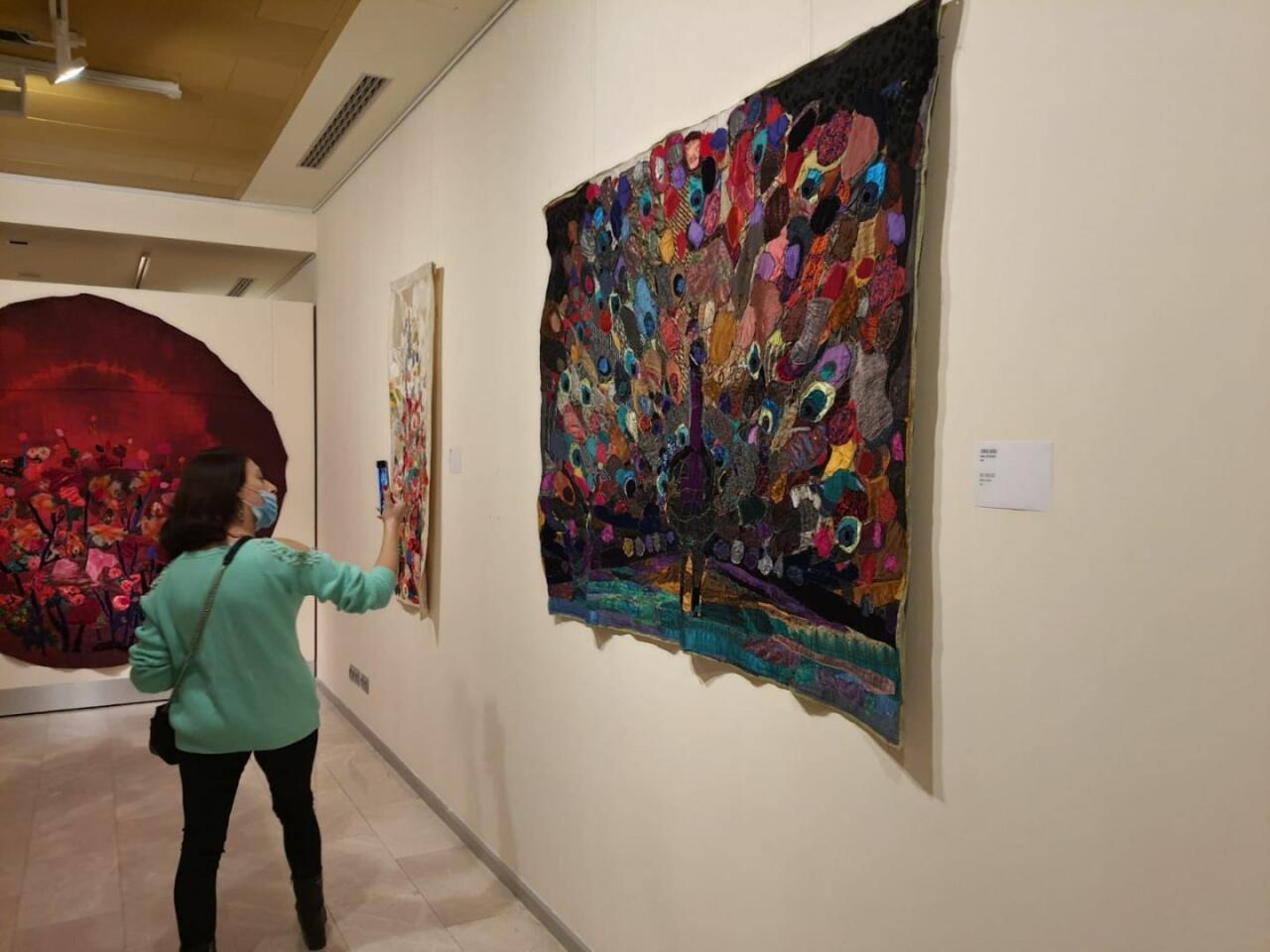 В Баку открылась выставка известной грузинской художницы