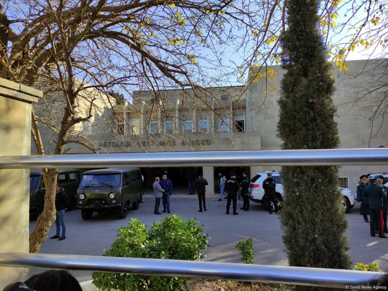 Тела погибших в крушении военного вертолета Госпогранслужбы Азербайджана вывезены на церемонию прощания