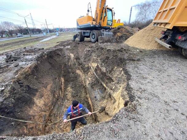 В Украине из-под земли забил мощный фонтан