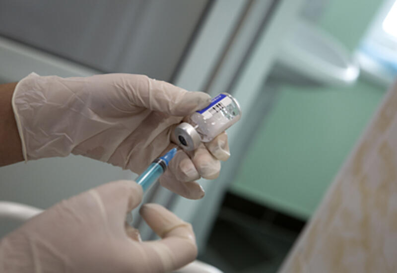 Врач одобрил одновременную прививку назальной вакциной и «Спутником Лайт»
