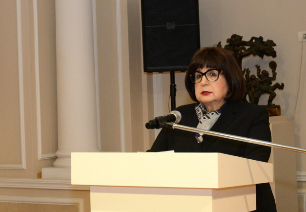 Награждены победители конкурса "Расскажи историю музейных экспонатов: Низами Гянджеви"