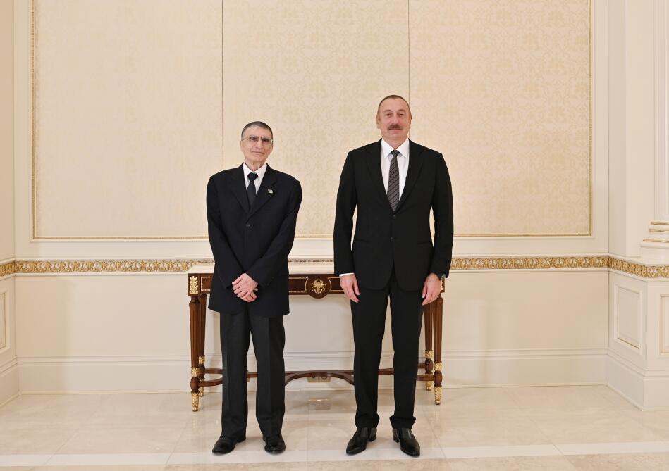 Президент Ильхам Алиев принял всемирно известного ученого Азиза Санджара