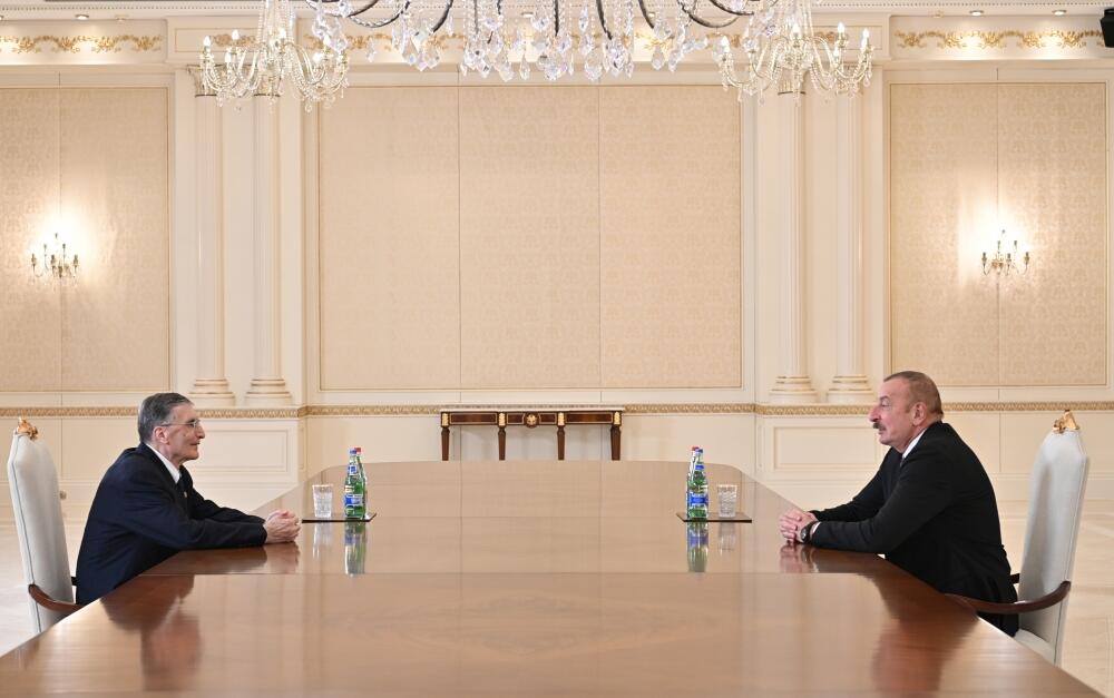 Президент Ильхам Алиев принял всемирно известного ученого Азиза Санджара