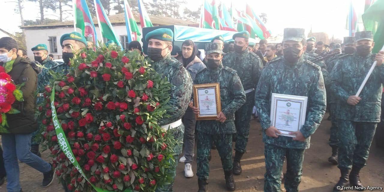 В Бейлагане прощаются с погибшим в авиакатастрофе офицером ГПС