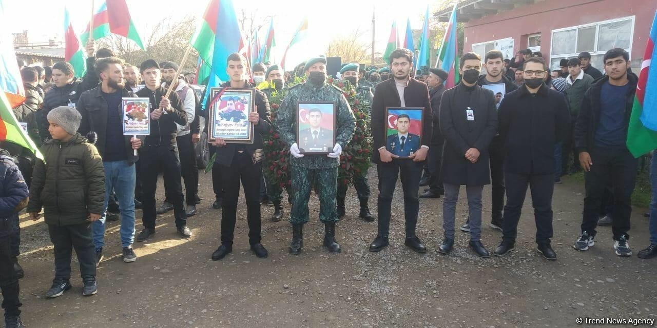 В Бейлагане прощаются с погибшим в авиакатастрофе офицером ГПС