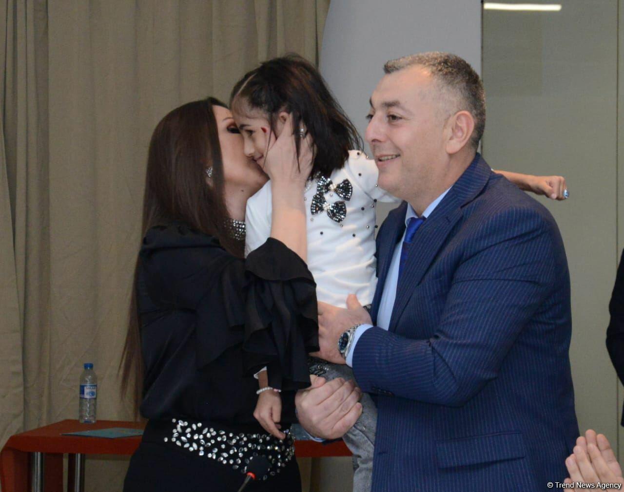 В Баку представили мини-фильм "Gözləri ilə danışan mələklər"