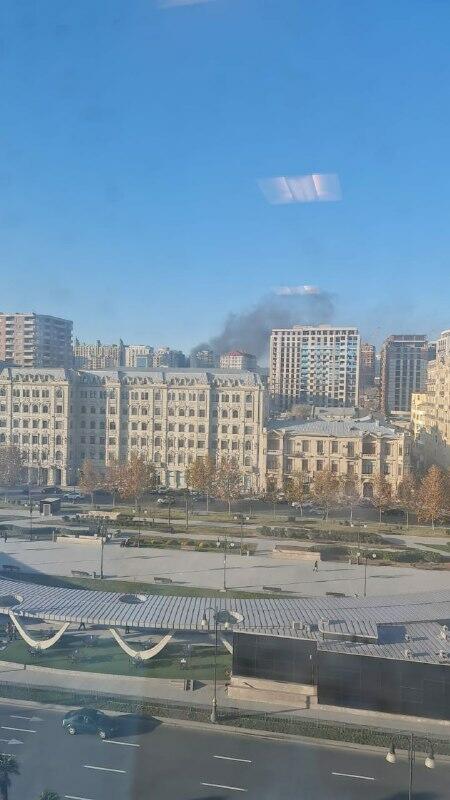 Сильный пожар в Баку